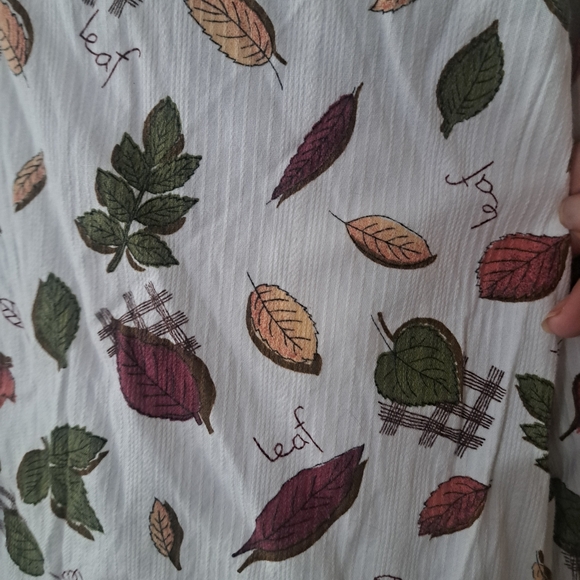 Erika & Co Vintage Falling Leafs Button Down Blouse - Picture 7 of 10